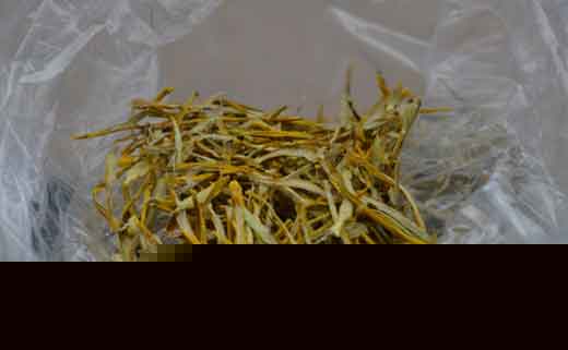 如图中金钗石斛茶片0.9元一克