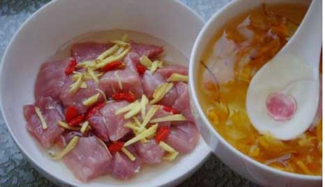石斛花炖瘦肉的做法